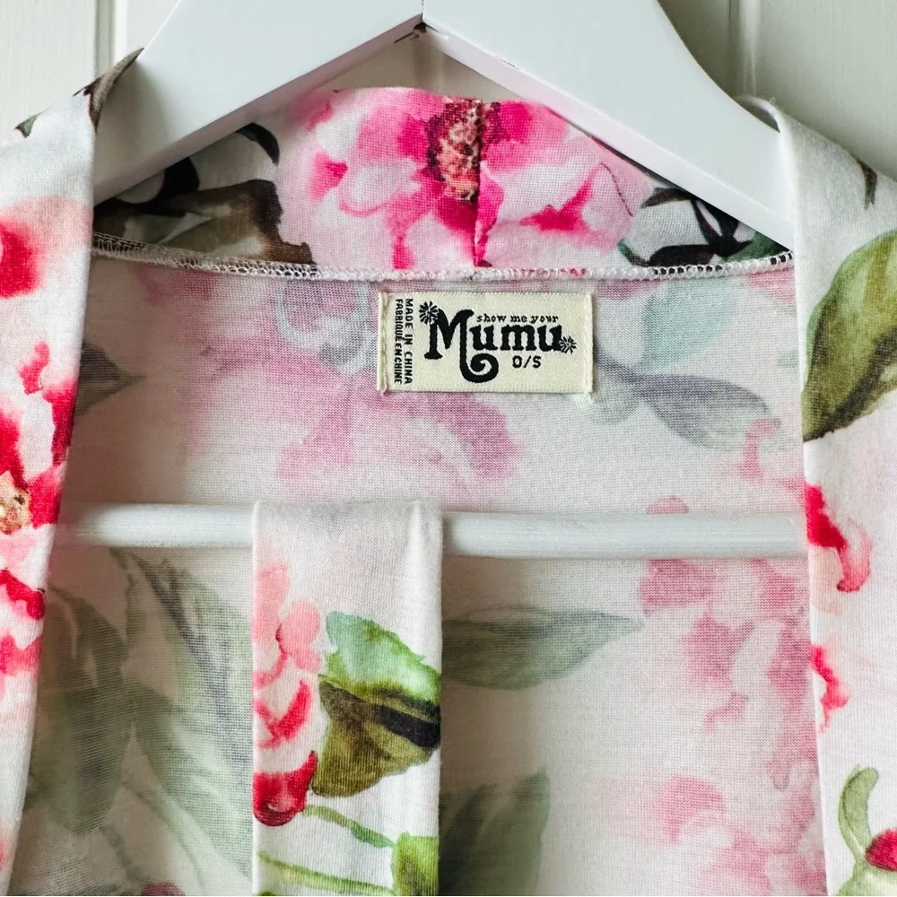 Show me your Mumu classy white and pink floral Brie Robe OS